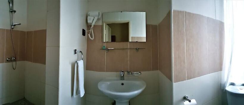 هتل Robinhood Inn