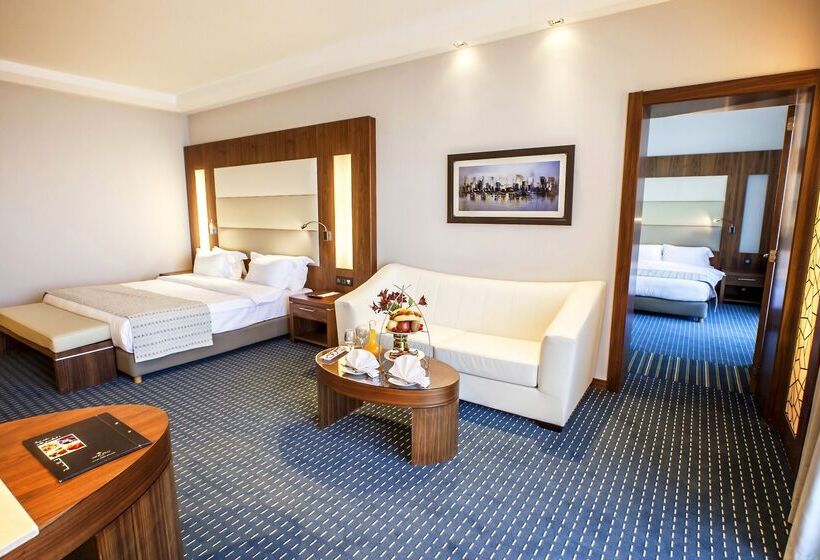 ホテル Royal Tulip Skikda