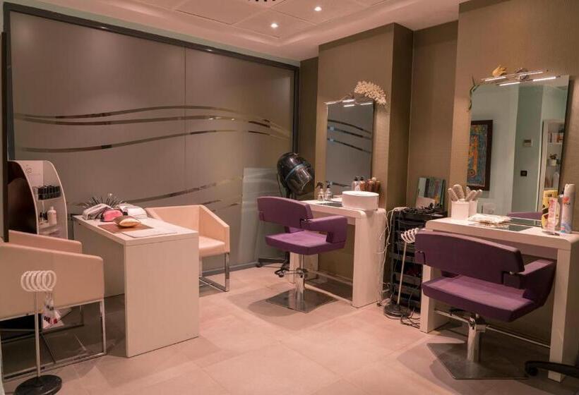 ホテル Royal Tulip Skikda