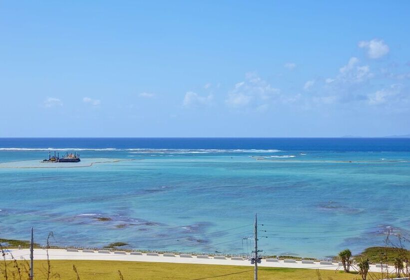 בית מלון כפרי Senagajima Island Resort & Spa