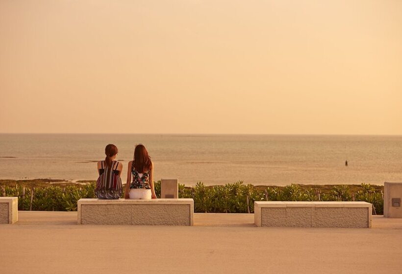 בית מלון כפרי Senagajima Island Resort & Spa