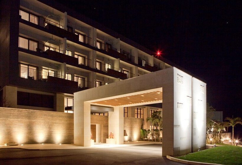 בית מלון כפרי Senagajima Island Resort & Spa