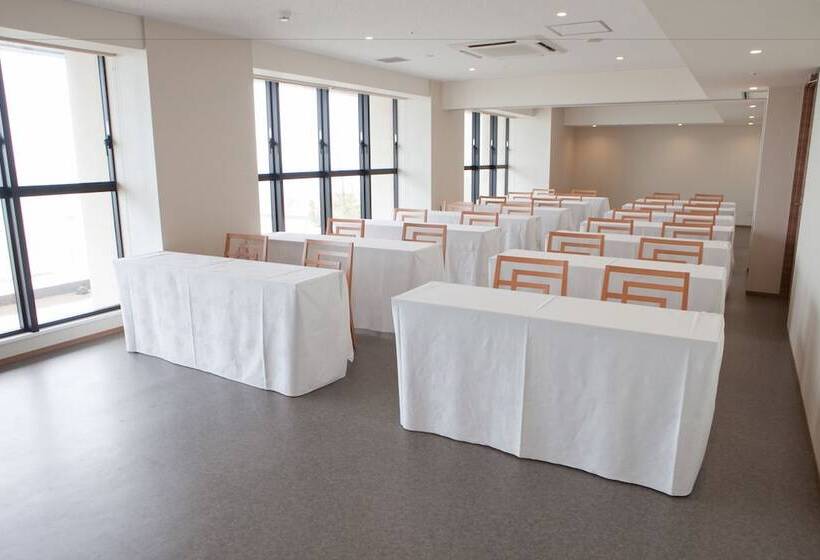 בית מלון כפרי Senagajima Island Resort & Spa