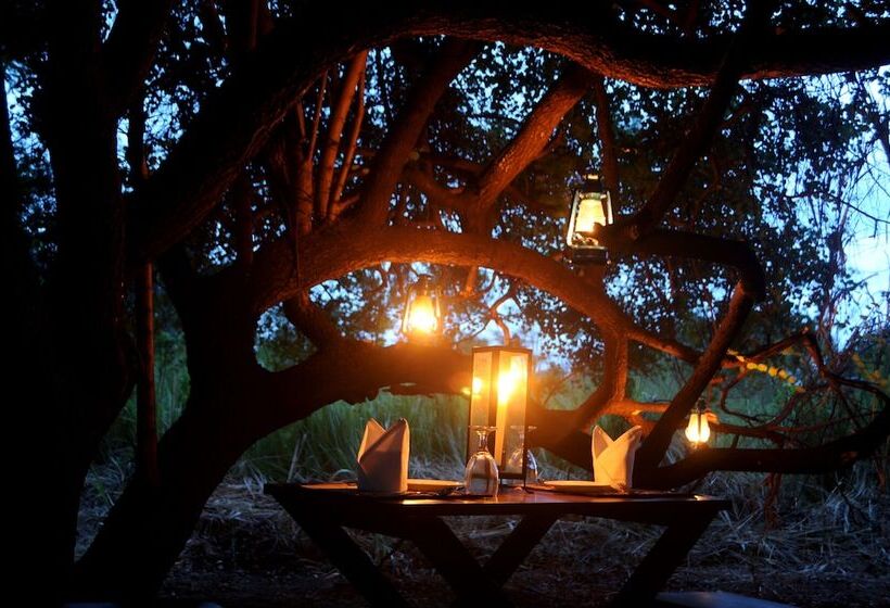 Отель Sigiriya Lodge Hostel