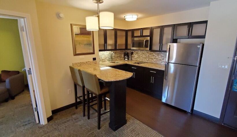 فندق Staybridge Suites Eau Claire   Altoona, An Ihg