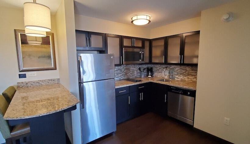 فندق Staybridge Suites Eau Claire   Altoona, An Ihg