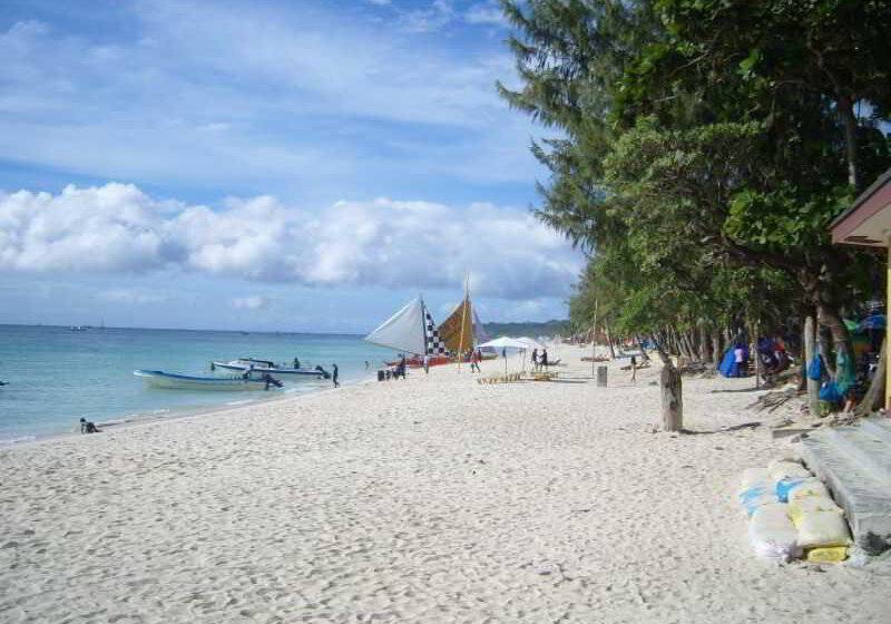 בית מלון כפרי Sulu Plaza