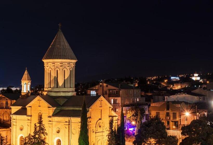 هتل Tbilisi Inn