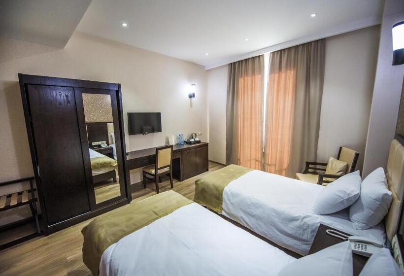 هتل Tbilisi Inn