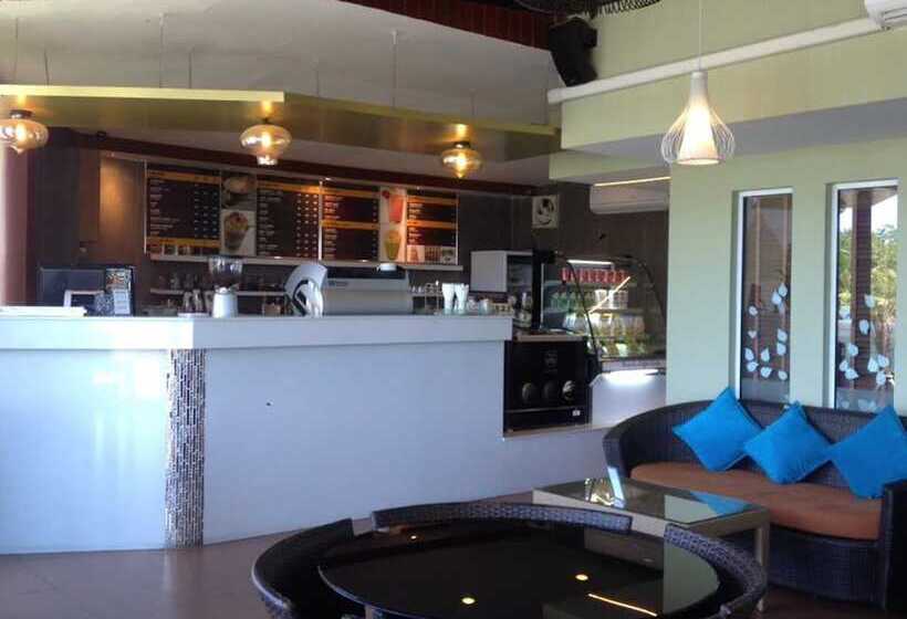 Отель The Beverly Hills