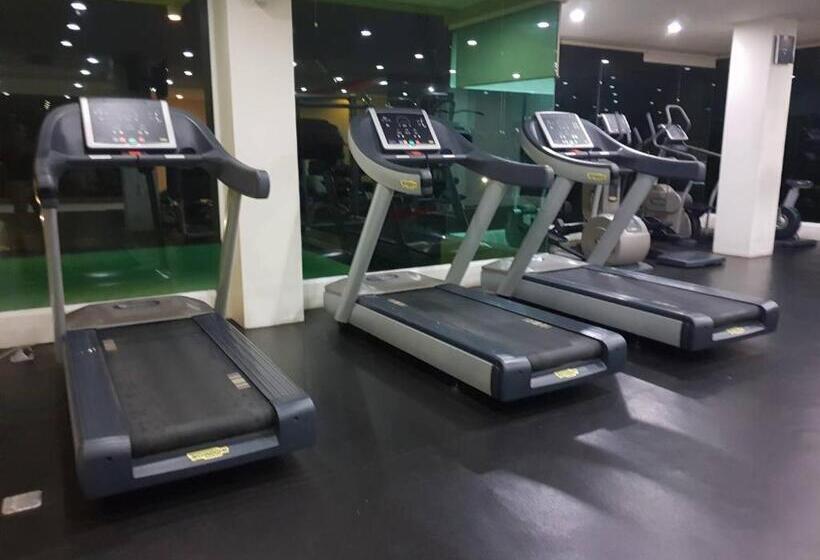 Отель The Beverly Hills