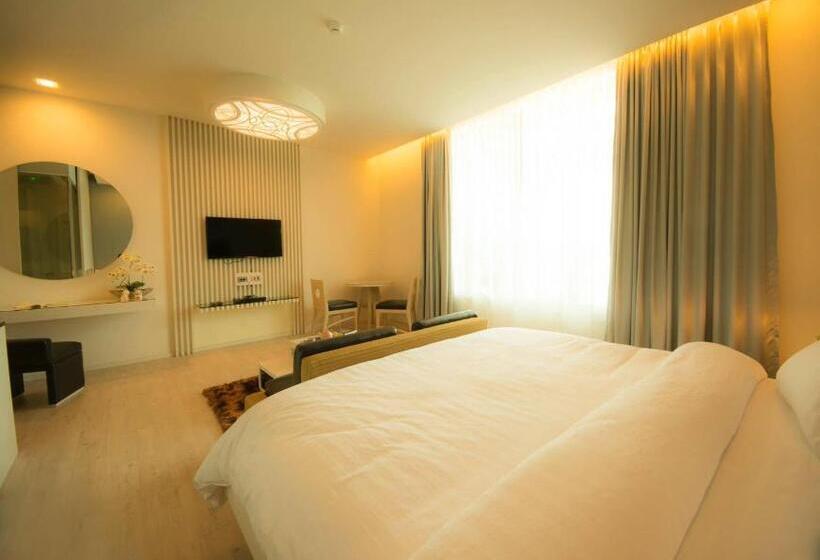 Отель The Beverly Hills