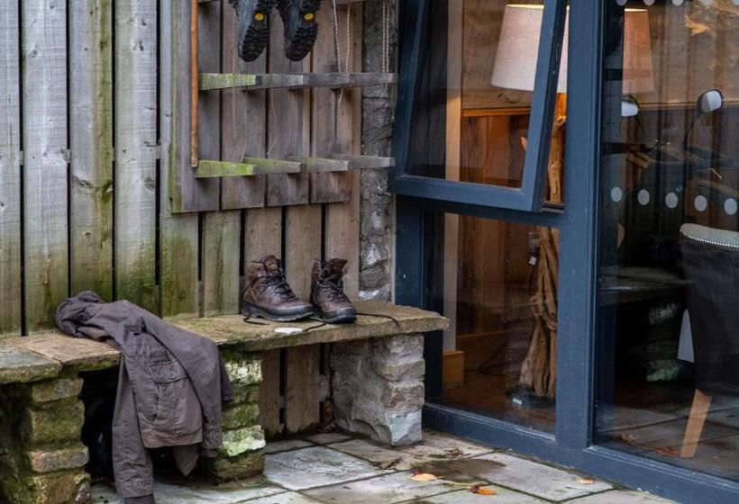 בית מלון כפרי The Lister Arms