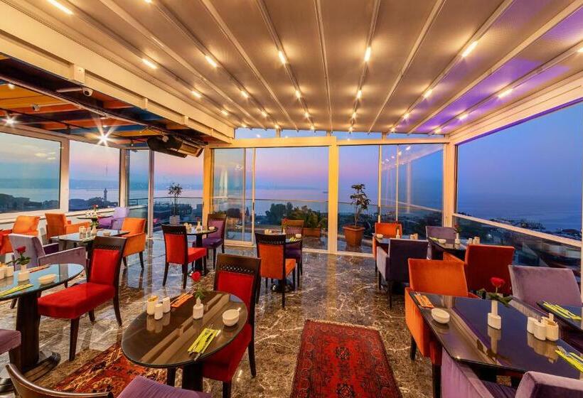 ホテル The Magnaura Palace