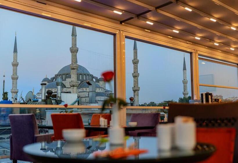 ホテル The Magnaura Palace