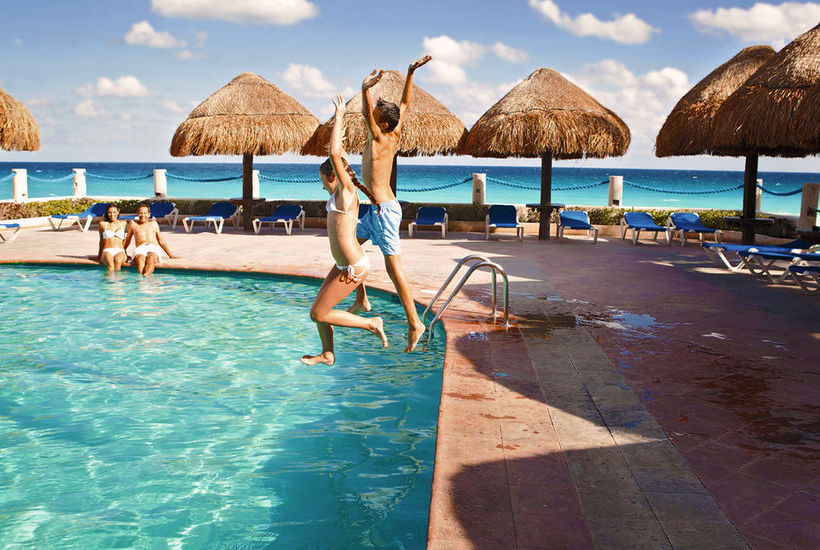 Отель The Sunshine Club At Tucancun Beach