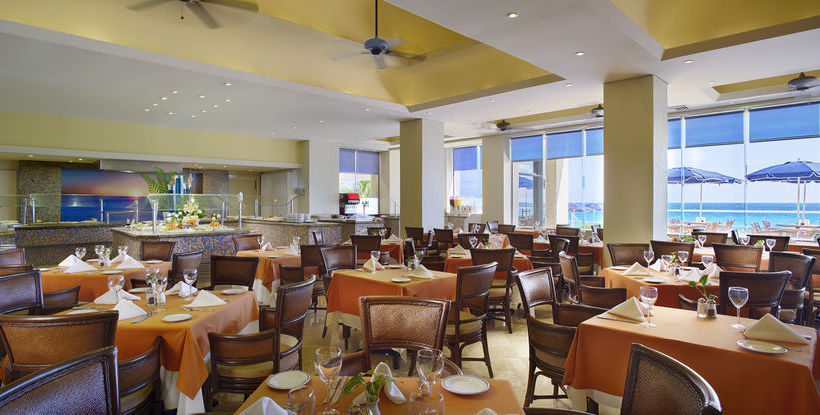 Отель The Sunshine Club At Tucancun Beach