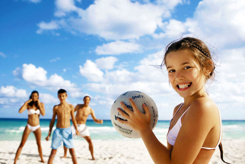 Отель The Sunshine Club At Tucancun Beach