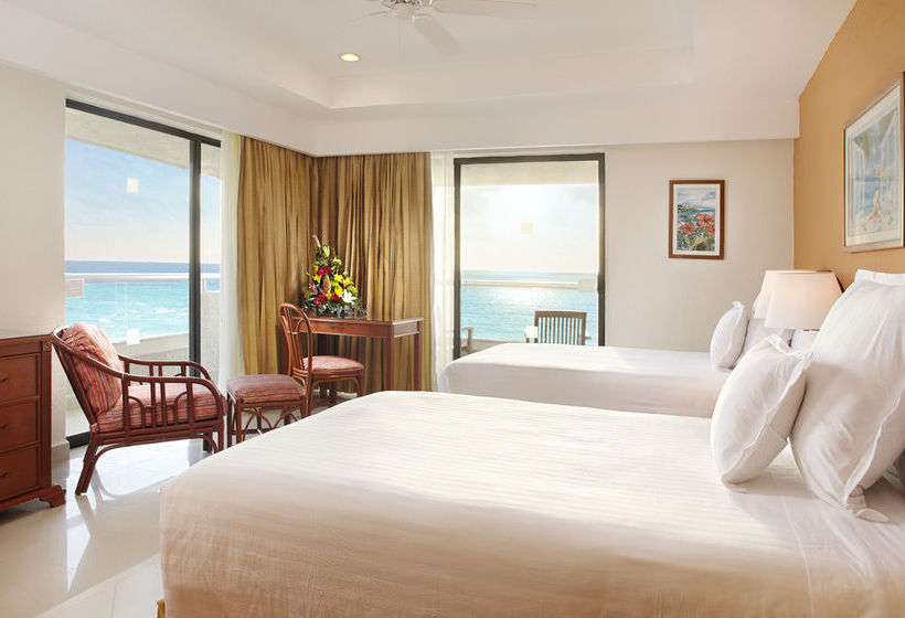 Отель The Sunshine Club At Tucancun Beach