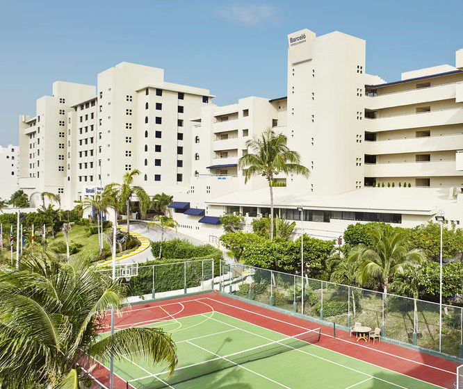 Отель The Sunshine Club At Tucancun Beach