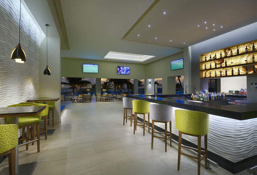 Отель The Sunshine Club At Tucancun Beach