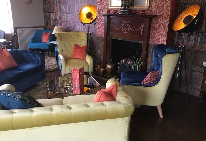 Отель Virginia Court