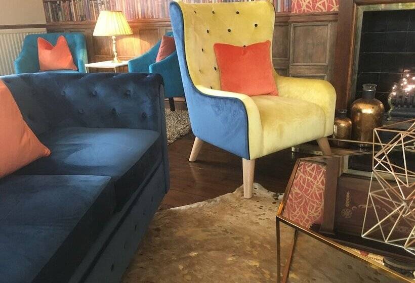 Отель Virginia Court