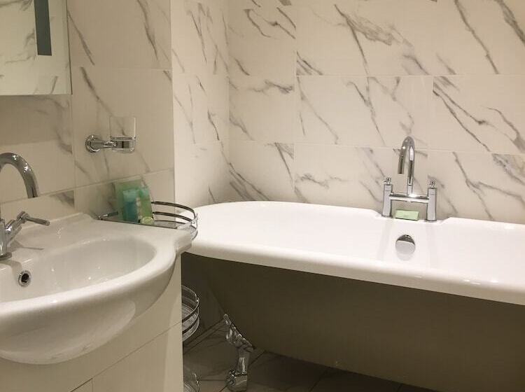 Отель Virginia Court