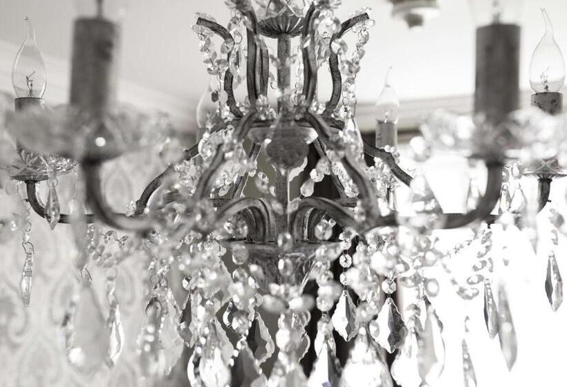 Отель Virginia Court