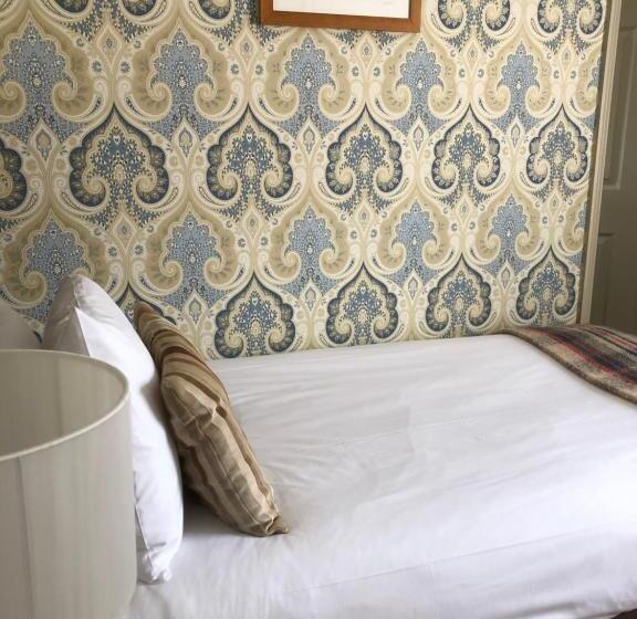 Отель Virginia Court