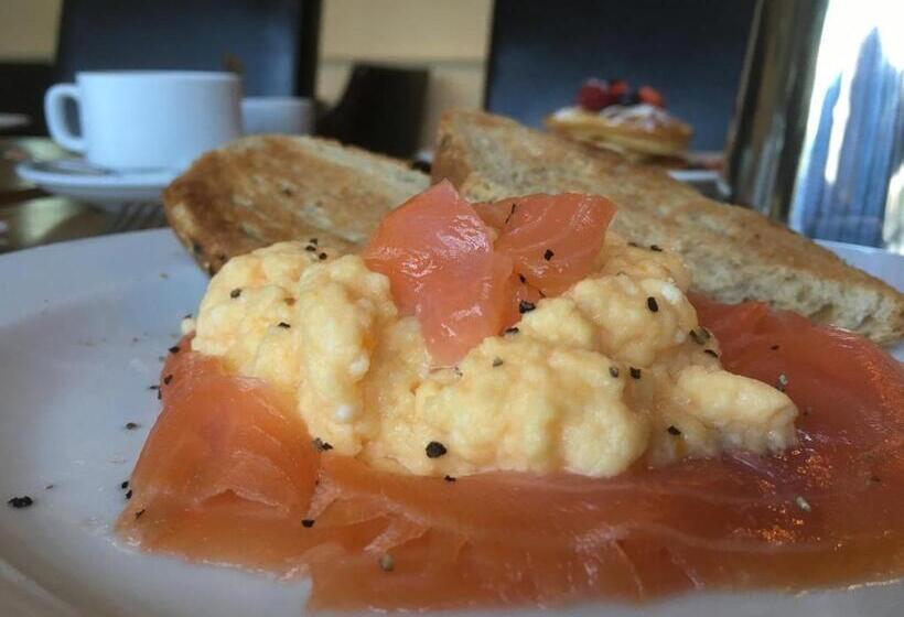 Отель Virginia Court