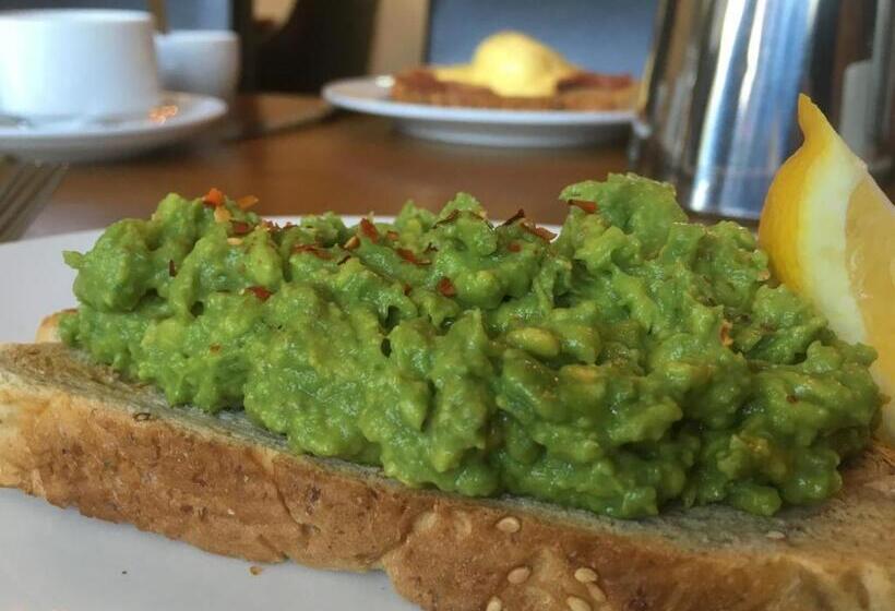 Отель Virginia Court