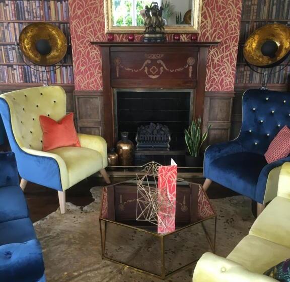 Отель Virginia Court