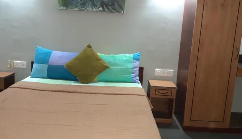 فندق Vishmi S Rest