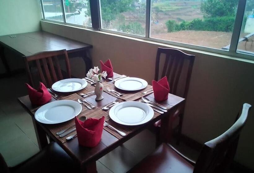 فندق Vishmi S Rest