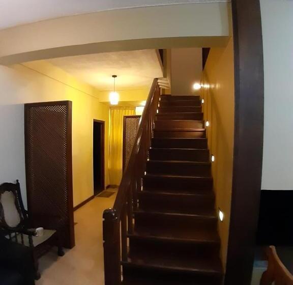 فندق Vishmi S Rest