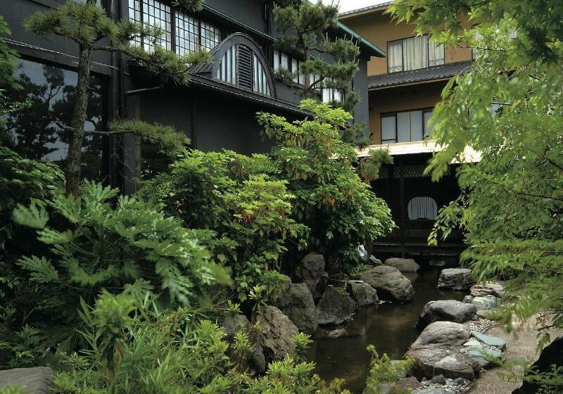 בית מלון כפרי Yuraku