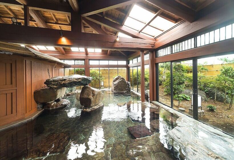 בית מלון כפרי Yuraku