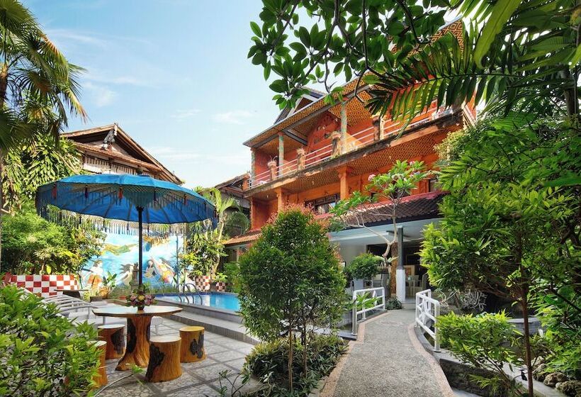 בית מלון כפרי Lumbung Sari Legian