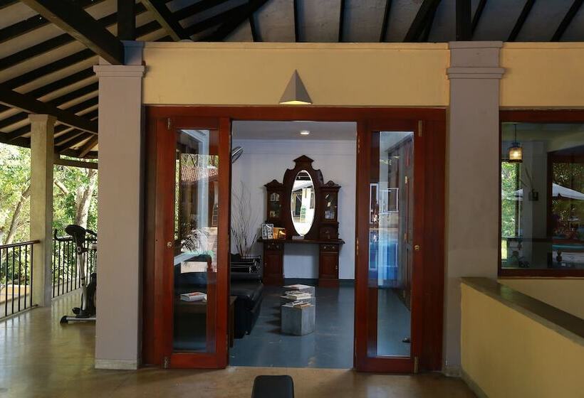 Lake Lodge Boutique Hotel Kandalama