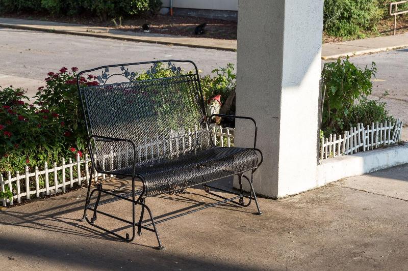 モーテル Contempra Inn