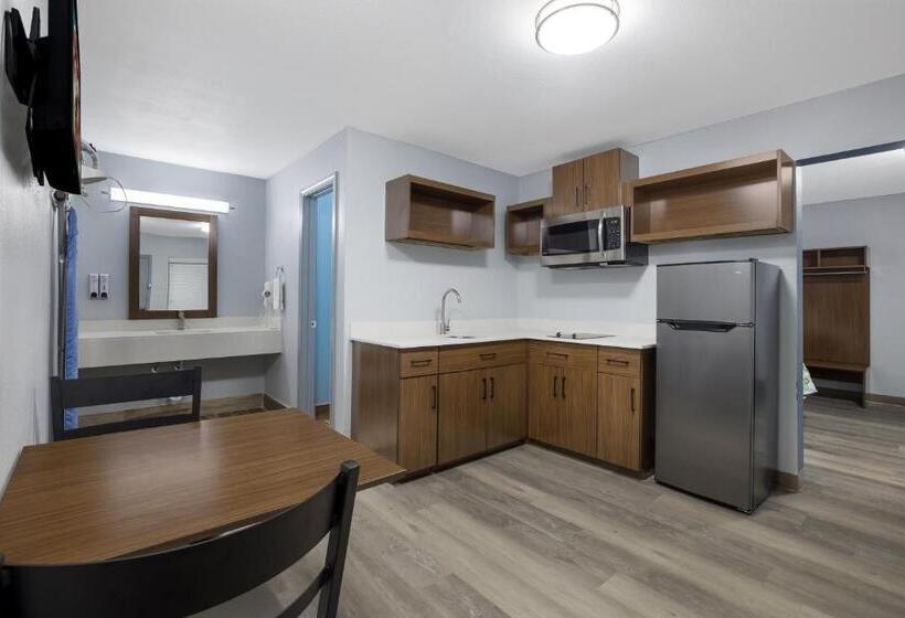 モーテル Hometowne Studios By Red Roof Orange, Tx