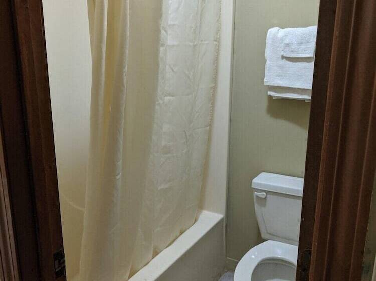 فندق على الطريق Key West Inn Hobart