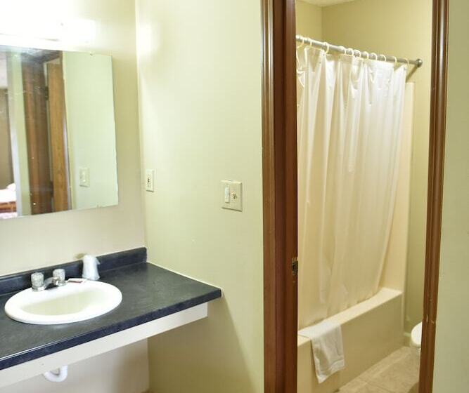 فندق على الطريق Key West Inn Hobart