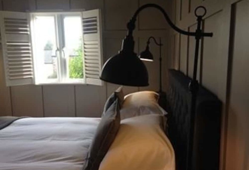 Пансион Number Fifty Townhouse Accommodation