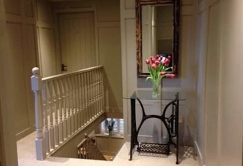 Пансион Number Fifty Townhouse Accommodation