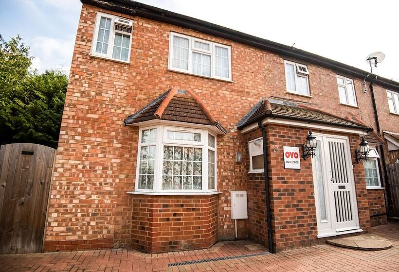 Пансион OYO Vale Lodge