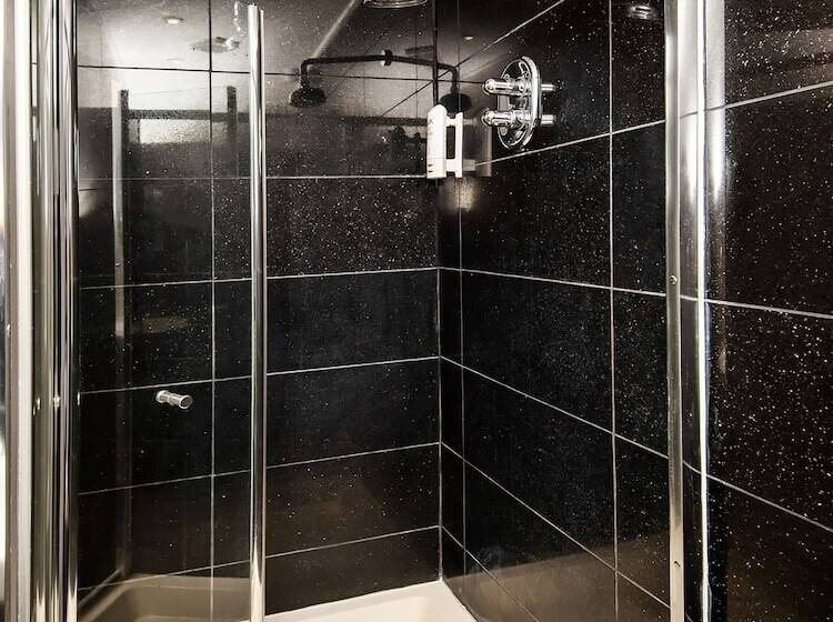 Пансион OYO Vale Lodge