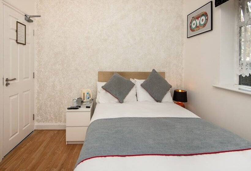 펜션 OYO Vale Lodge