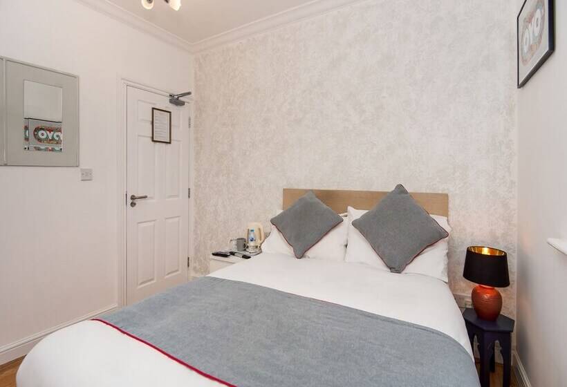 펜션 OYO Vale Lodge